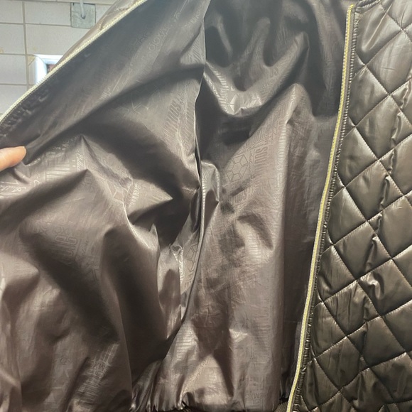 Man’s Jacket - Picture 7 of 14